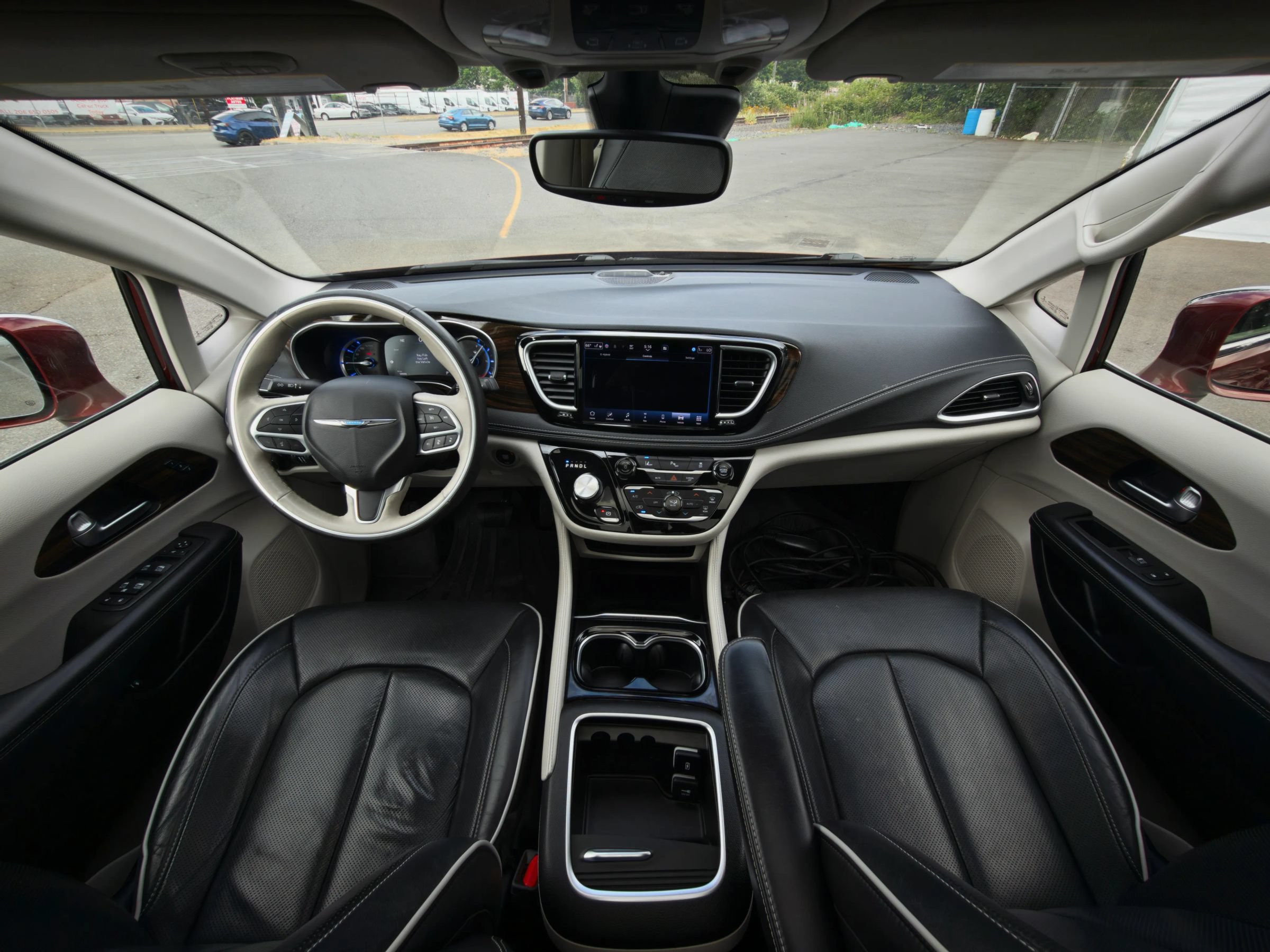 Used 2021 Chrysler Pacifica Limited FWD image 41