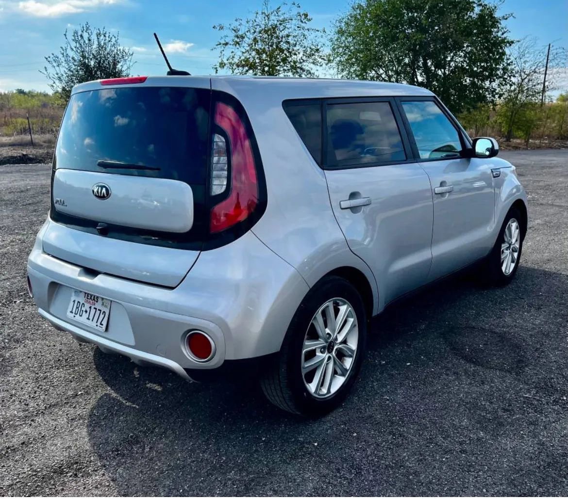 Used 2018 Kia Soul + image 5