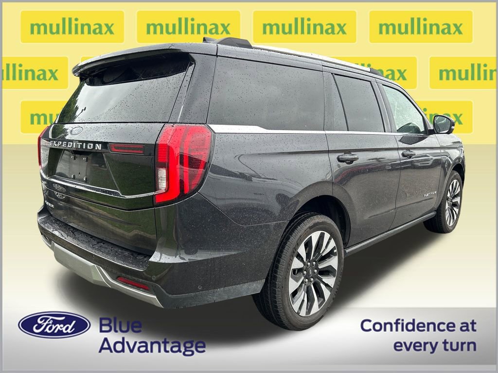 Used 2025 Ford Expedition Platinum w/ Driver's Package AWD/4WD image 2
