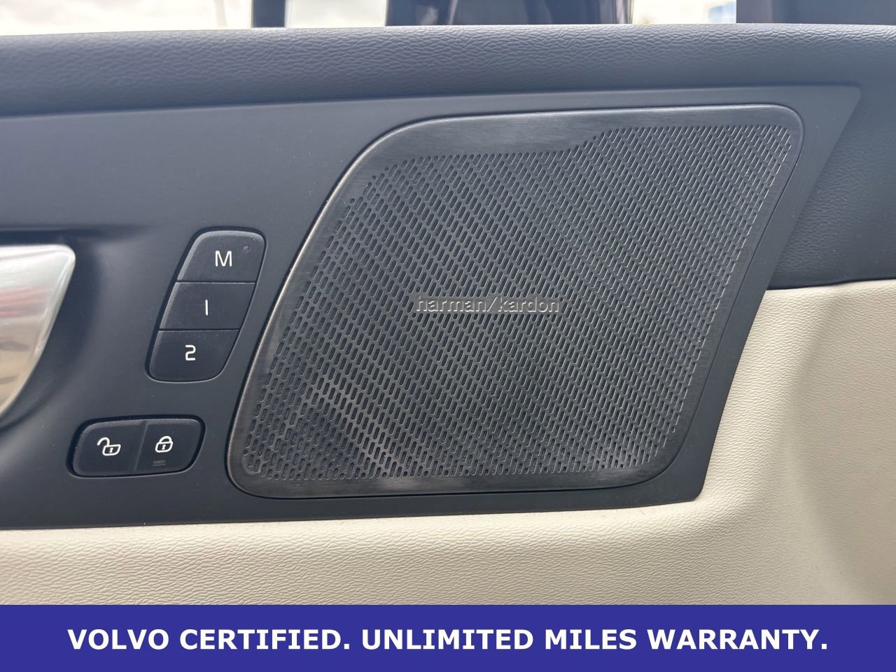 Certified 2024 Volvo XC60 B5 Plus w/ Protection Package Premier image 17