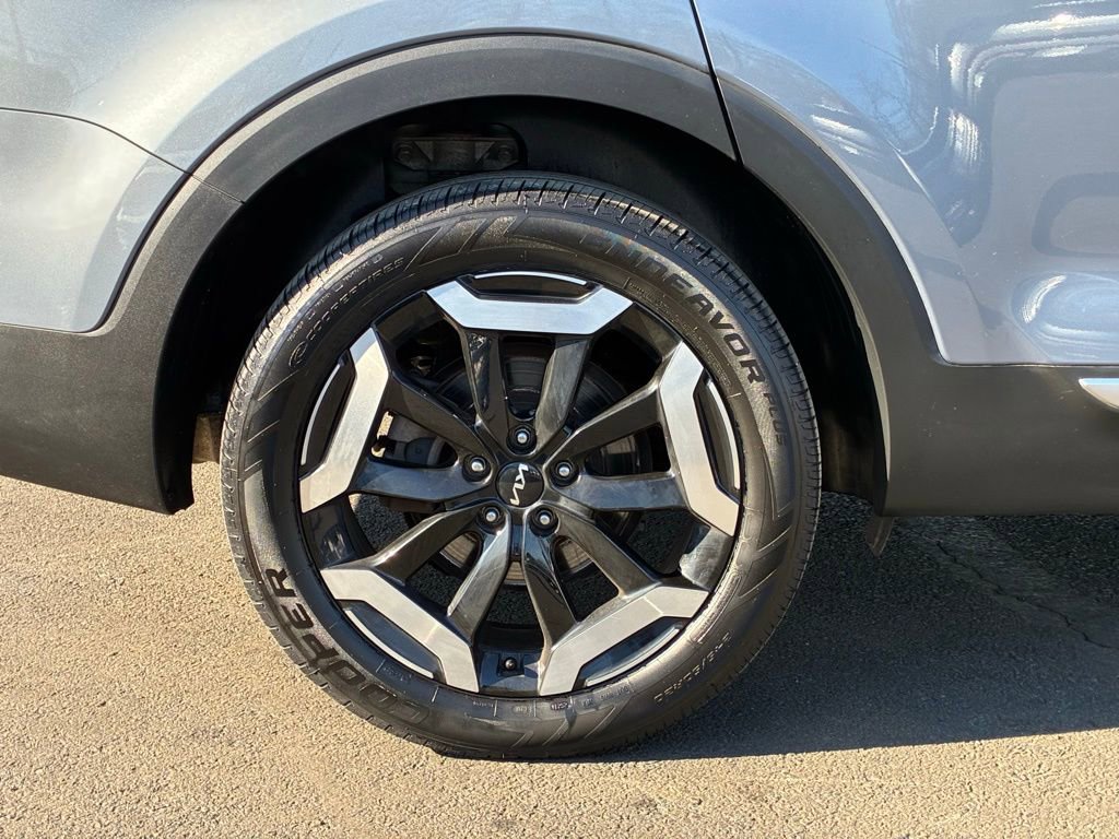 Used 2023 Kia Telluride S image 52