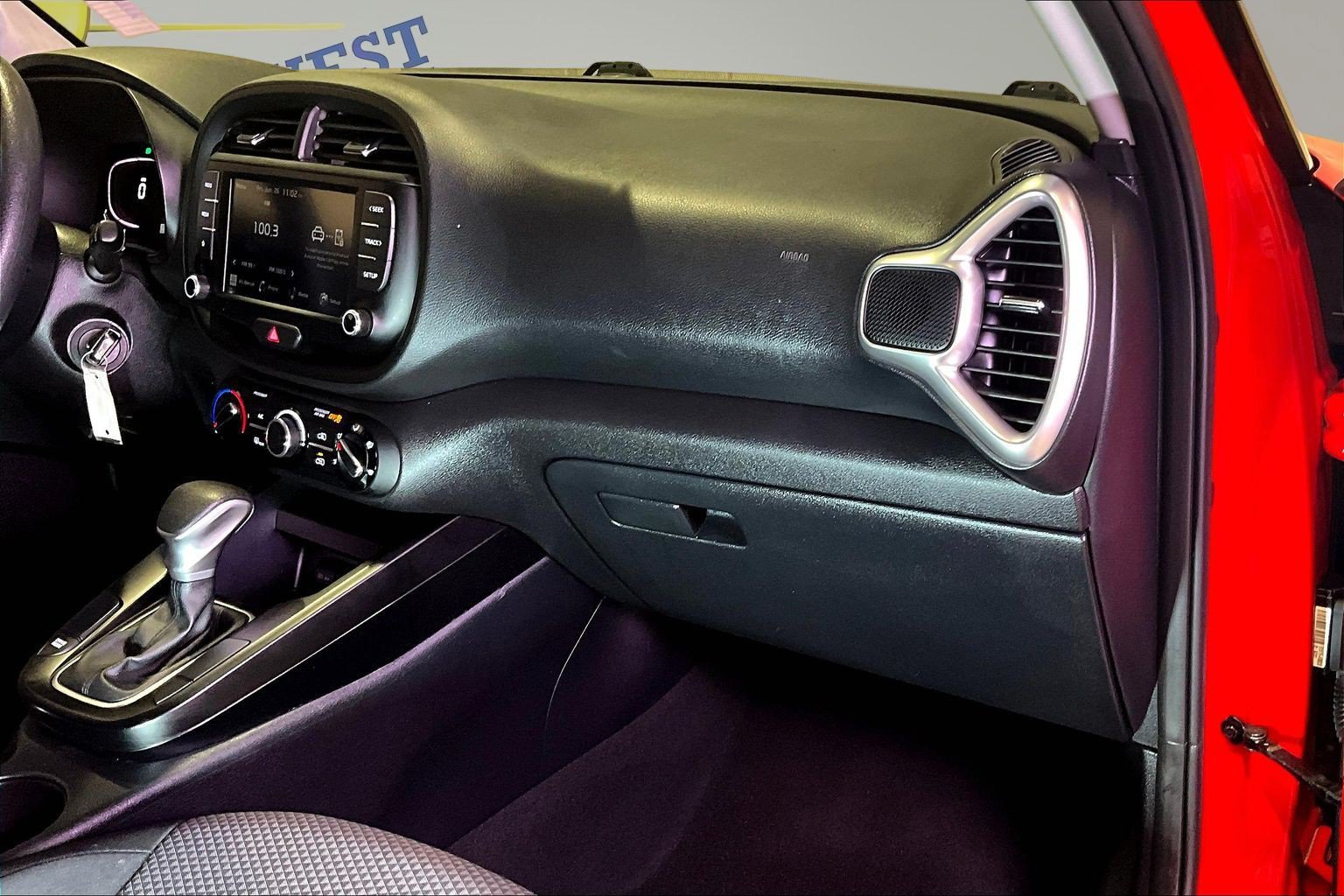 Used 2023 Kia Soul LX w/ Option Group 015 FWD image 26