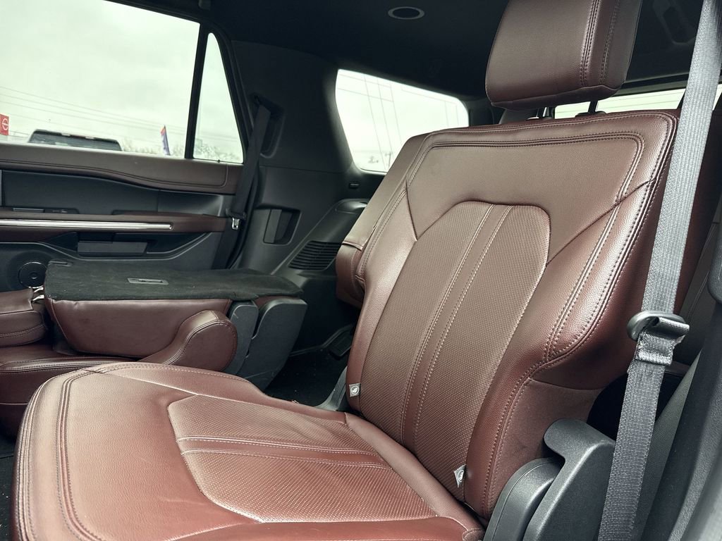 Used 2024 Ford Expedition Limited image 25