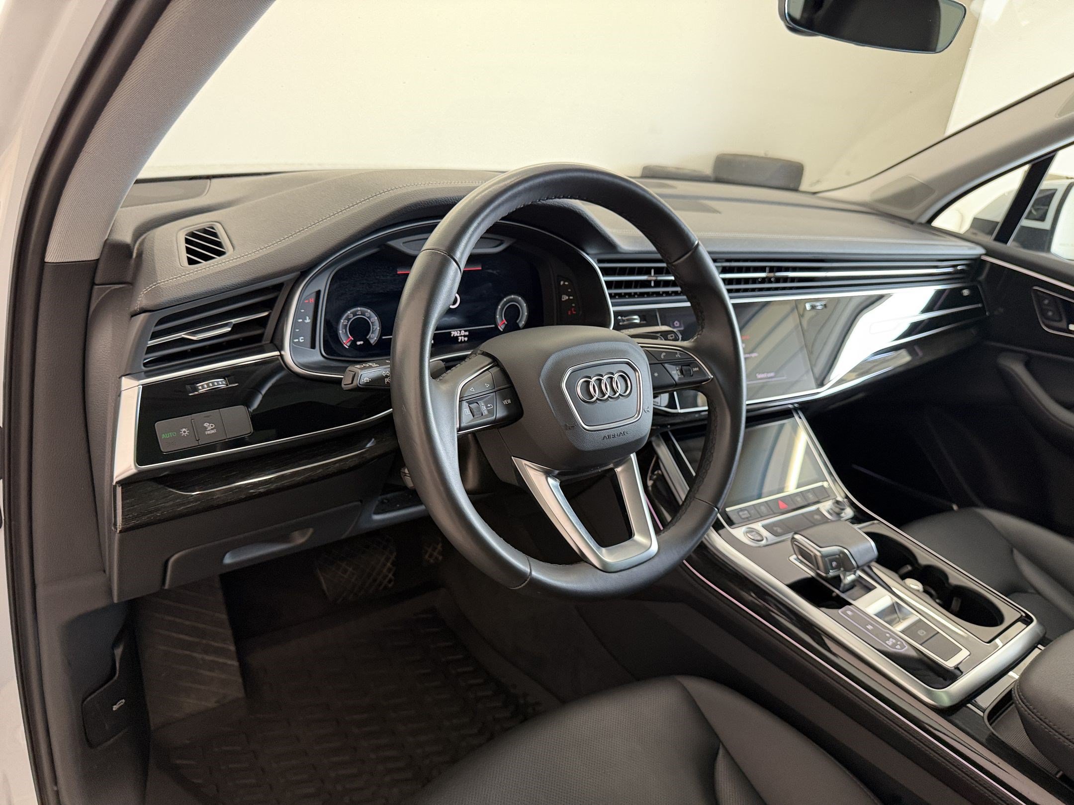 Used 2023 Audi Q7 3.0T Premium Plus AWD/4WD image 4