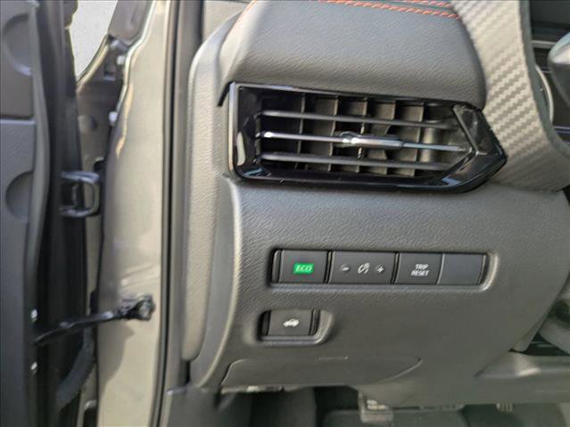 Used 2022 Nissan Sentra SR w/ SR Premium Package image 13