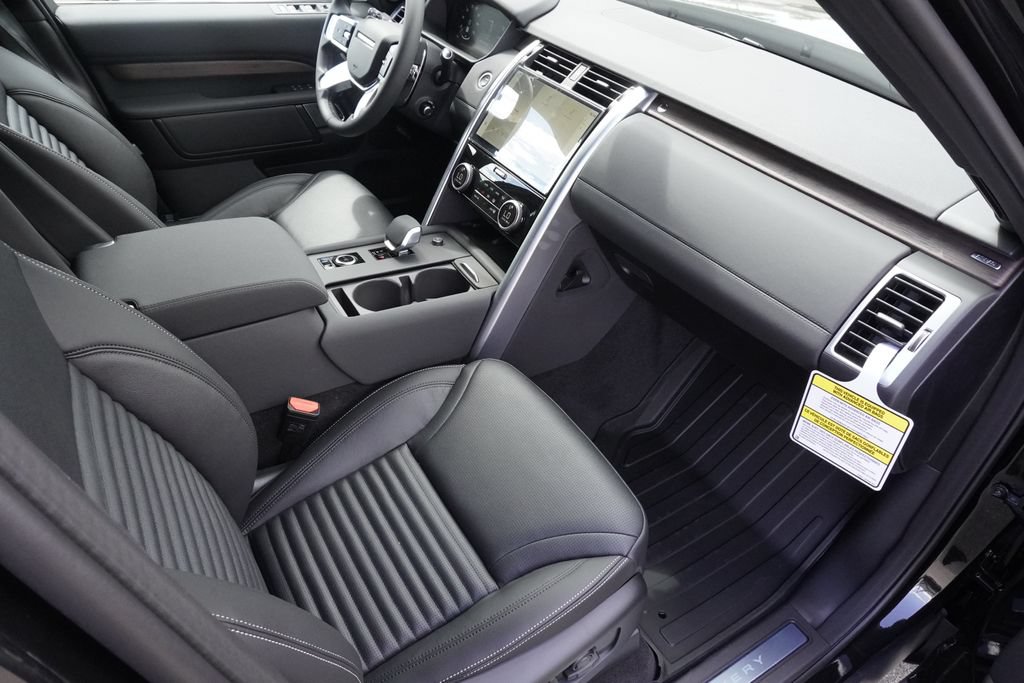 New 2026 Land Rover Discovery S AWD/4WD image 22