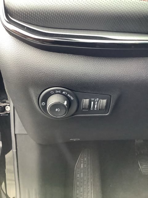 Certified 2022 Jeep Compass Trailhawk w/ Sun and Sound Group AWD/4WD image 28