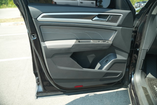 Used 2023 Volkswagen Atlas SE w/ Panoramic Sunroof Package FWD image 15