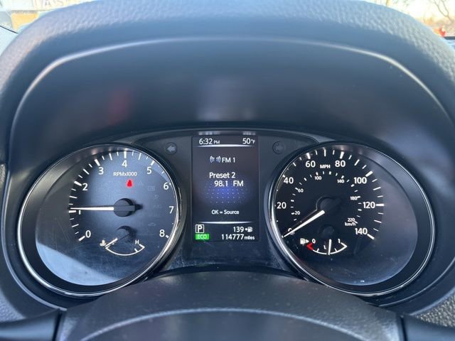 Used 2017 Nissan Rogue SV FWD image 20