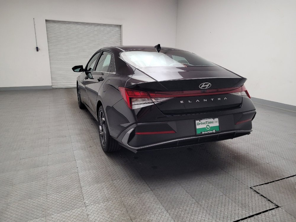 Used 2025 Hyundai Elantra SEL image 6