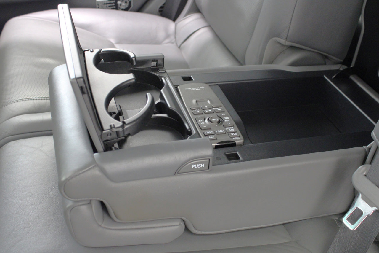 Used 2009 Lexus LX 570 4WD image 40