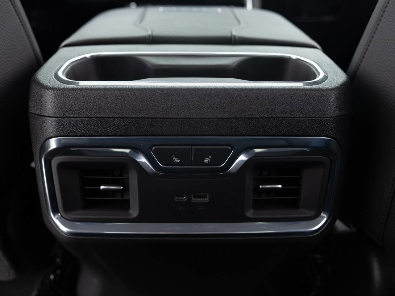 Used 2025 GMC Sierra 2500 Denali w/ Denali Reserve Package image 30