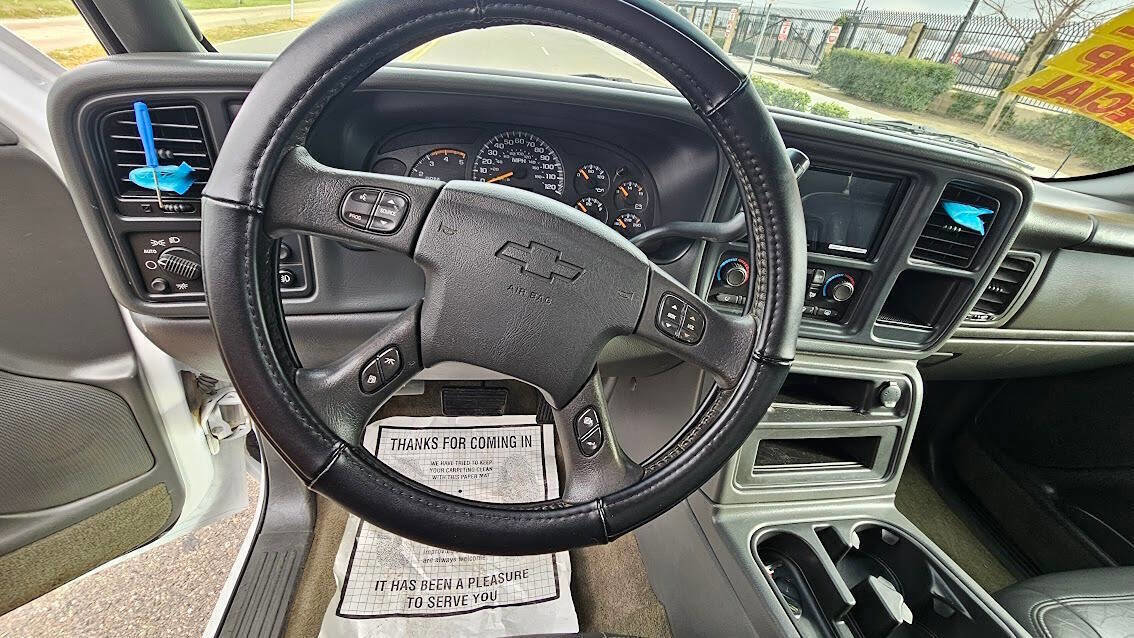 Used 2004 Chevrolet Silverado 2500 LT w/ Skid Plate Package image 25