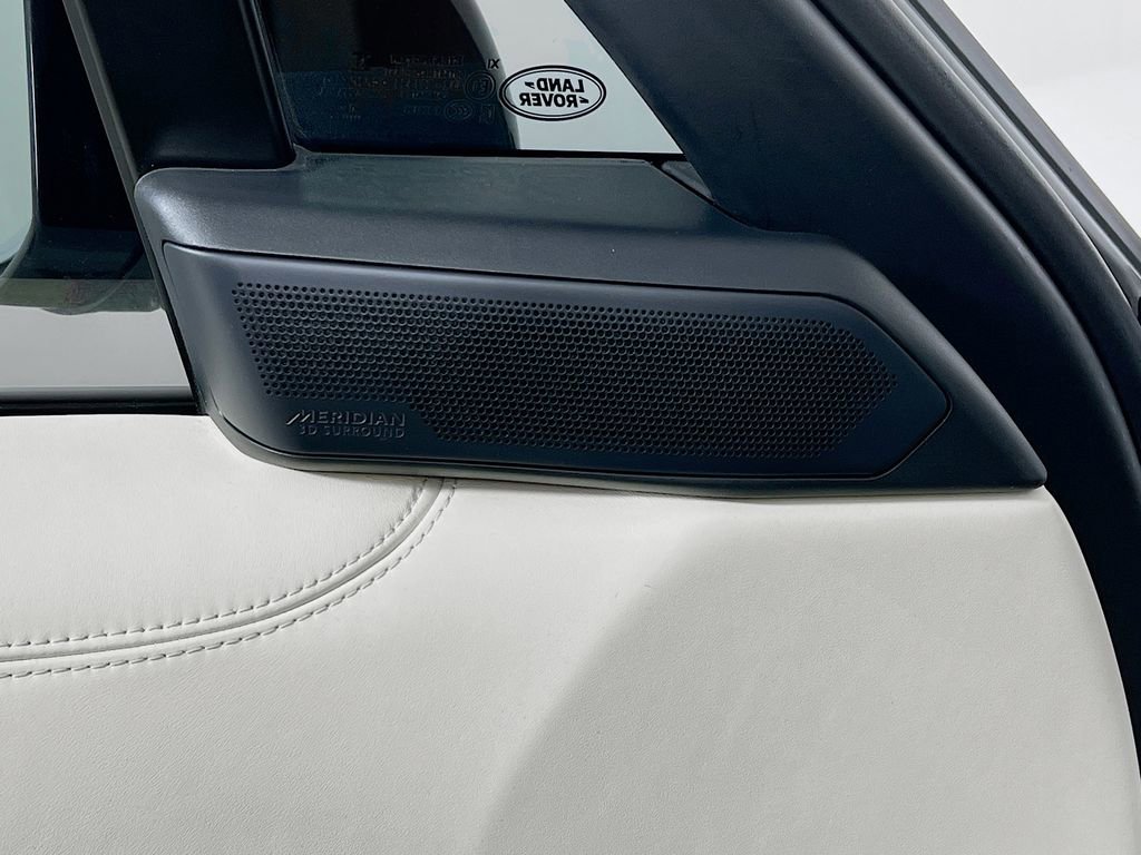 Used 2022 Land Rover Range Rover Long Wheelbase SE image 19