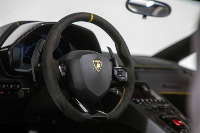 Used 2016 Lamborghini Aventador LP 750-4 Superveloce AWD/4WD image 17