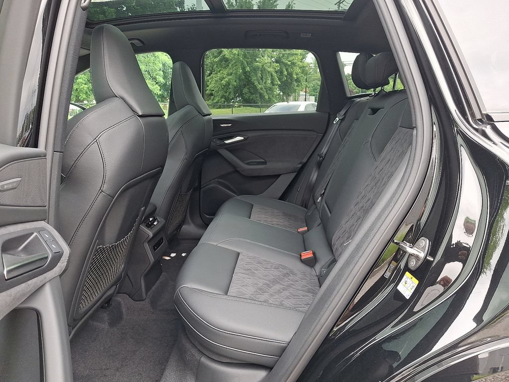 New 2027 Audi SQ6 e-tron Premium Plus AWD/4WD image 5