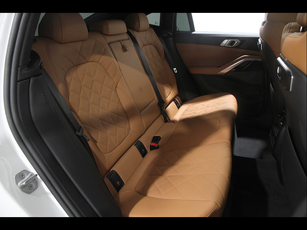 Used 2024 BMW X6 xDrive40i w/ Premium Package AWD/4WD image 18