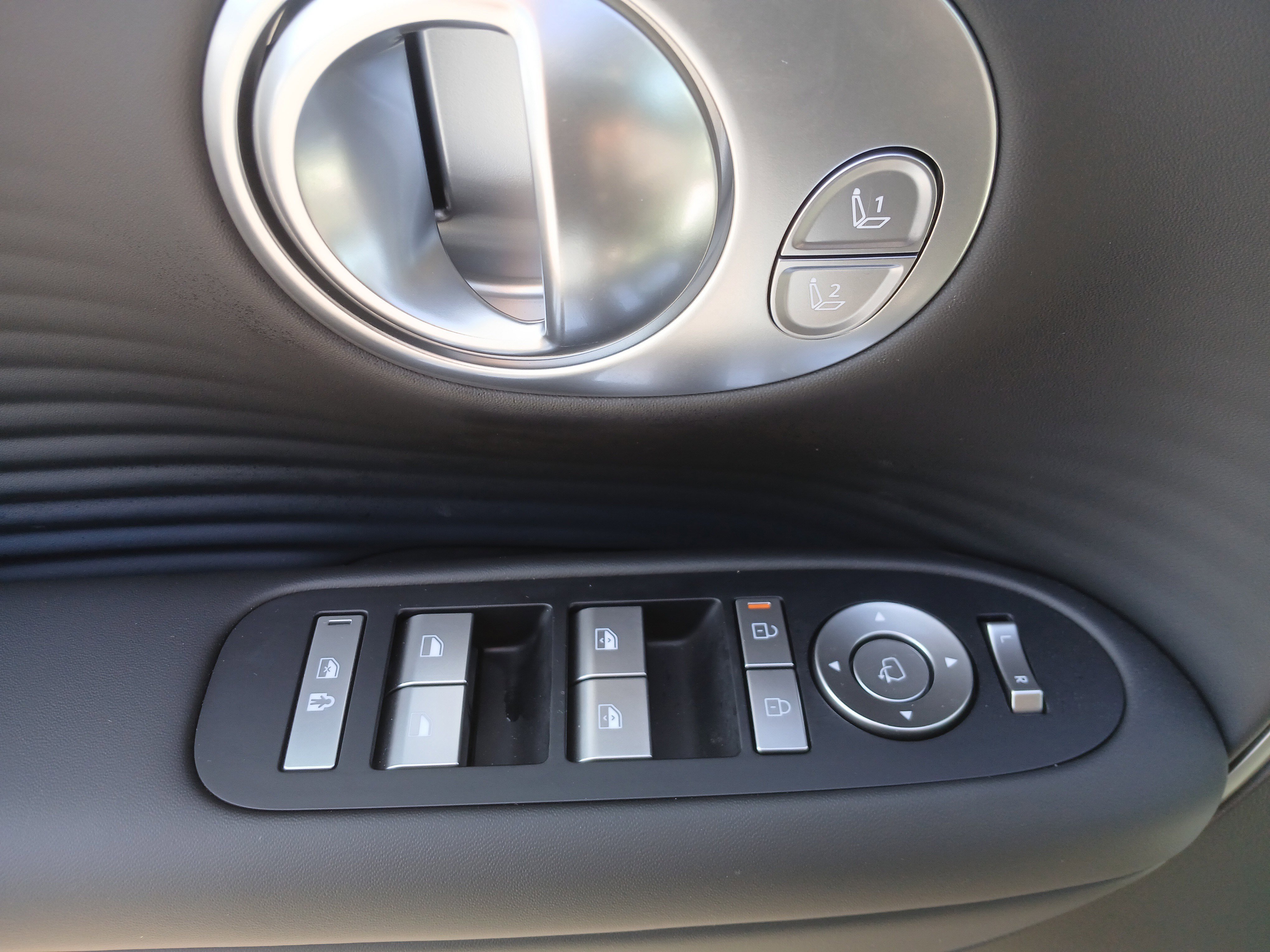 New 2026 Hyundai Ioniq 9 Limited image 17