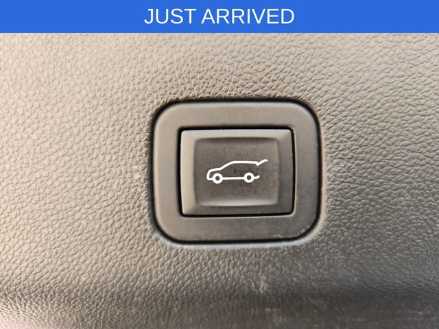 Used 2025 GMC Yukon XL Denali AWD/4WD image 37