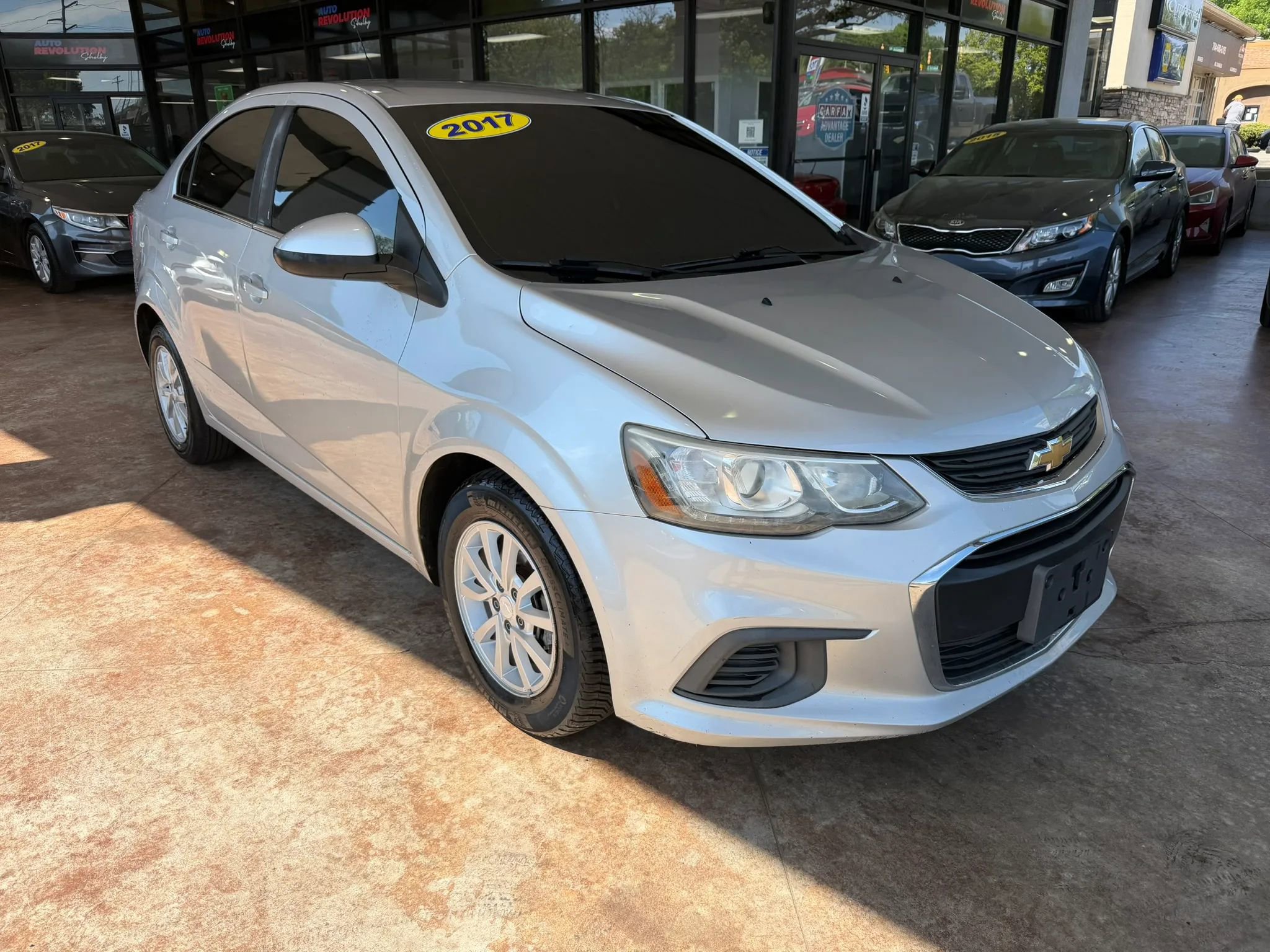 Used 2017 Chevrolet Sonic LT FWD image 1