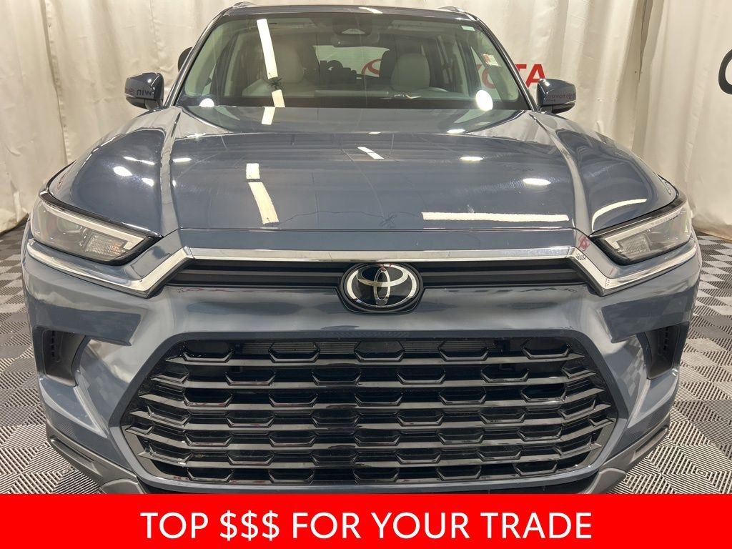 Used 2025 Toyota Grand Highlander AWD image 2