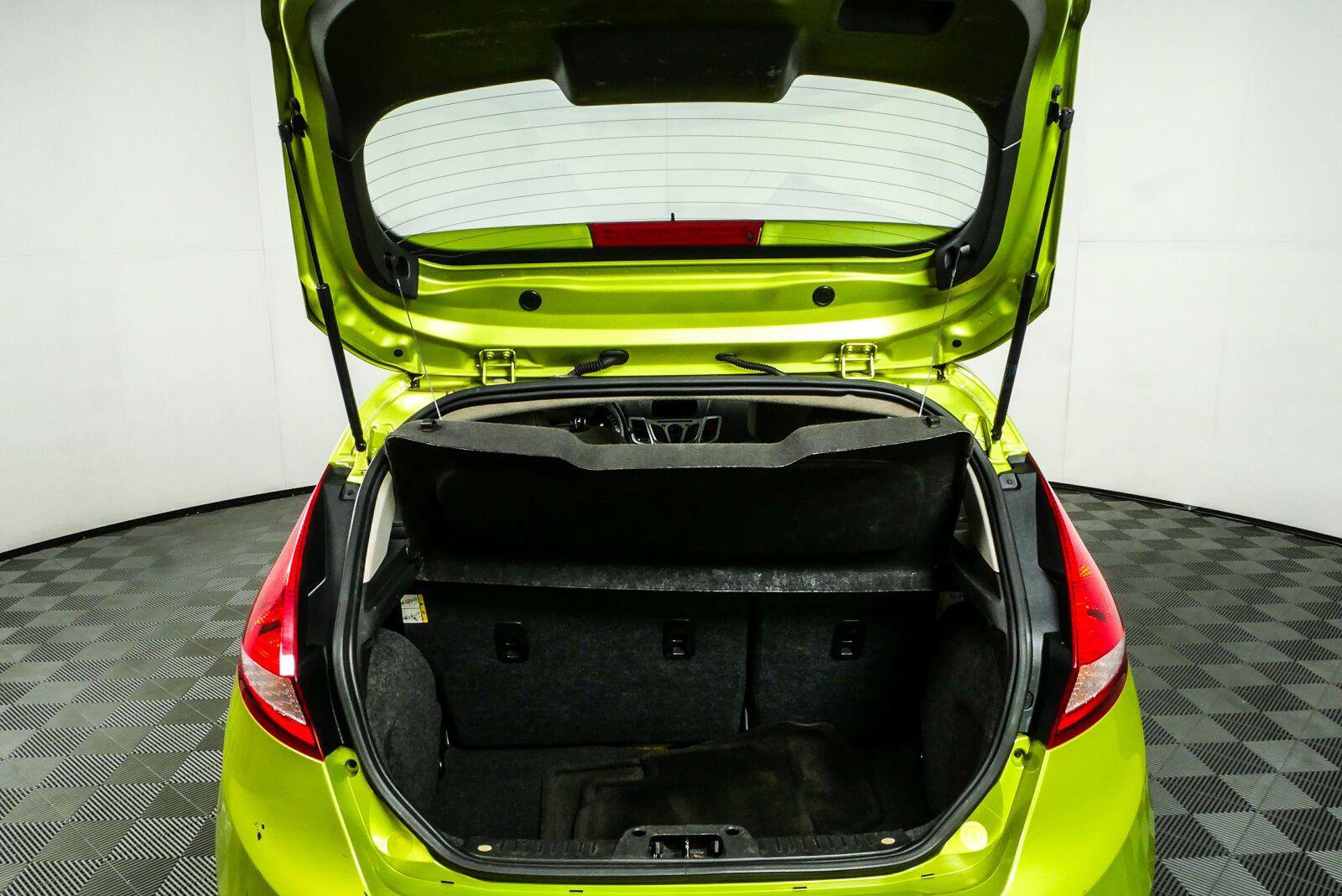 Used 2013 Ford Fiesta SE FWD image 28