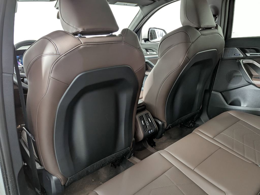 Used 2025 BMW X2 xDrive28i w/ M Sport Package image 44