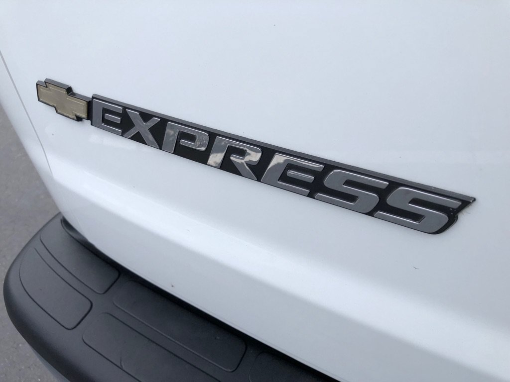Used 2019 Chevrolet Express 3500 w/ Driver Convenience Package RWD image 17