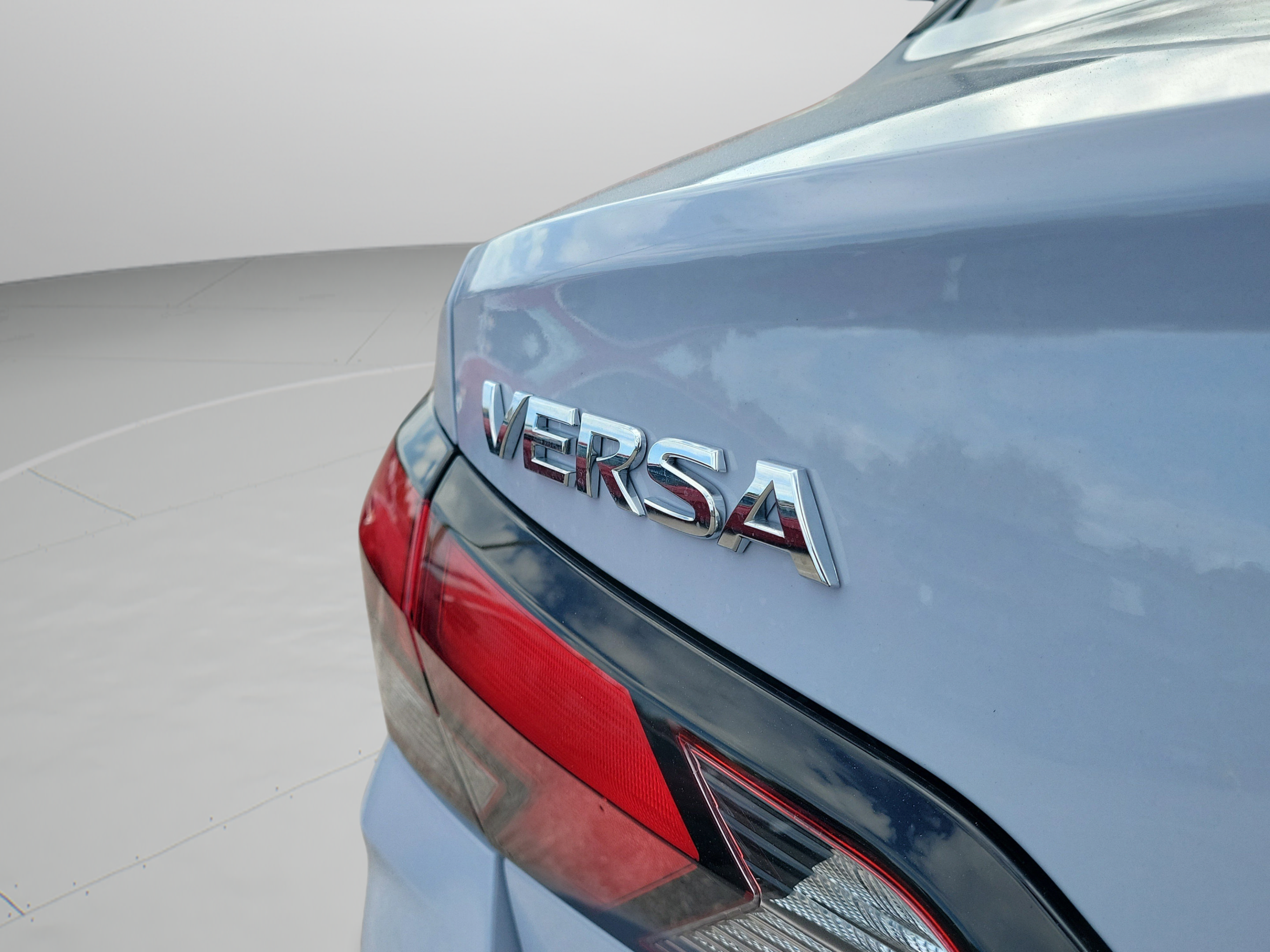 New 2025 Nissan Versa SV w/ Trunk Package FWD image 31