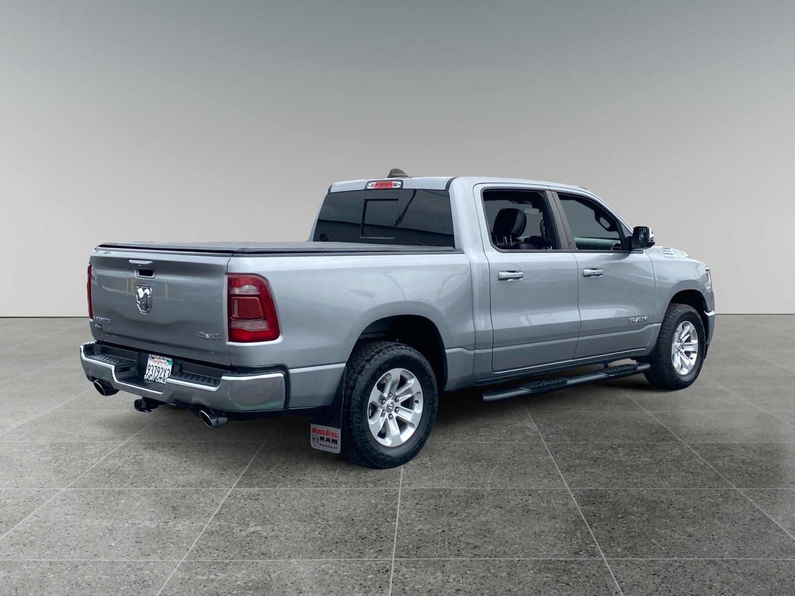 Used 2024 RAM 1500 Laramie AWD/4WD image 5