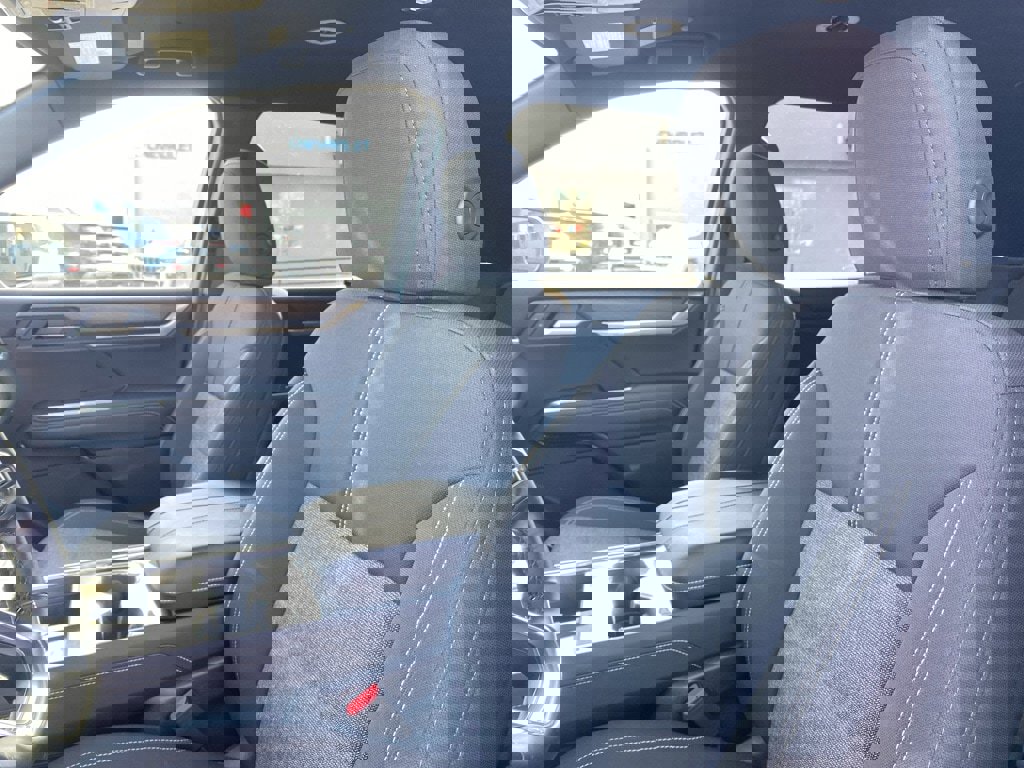 Used 2025 GMC Acadia Elevation image 31