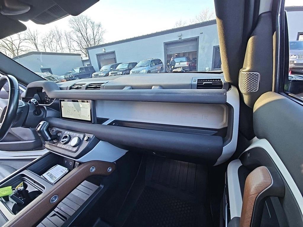 Used 2021 Land Rover Defender 110 S image 8