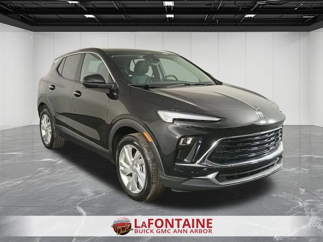 Used 2025 Buick Encore GX Preferred AWD/4WD image 2