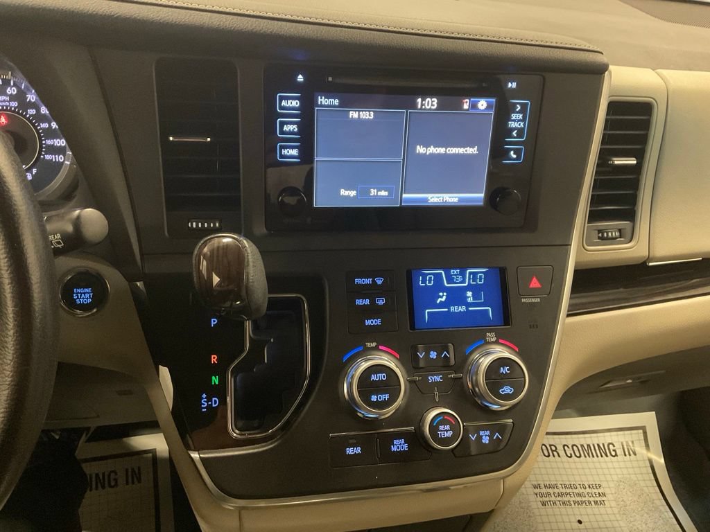 Used 2015 Toyota Sienna XLE FWD image 13