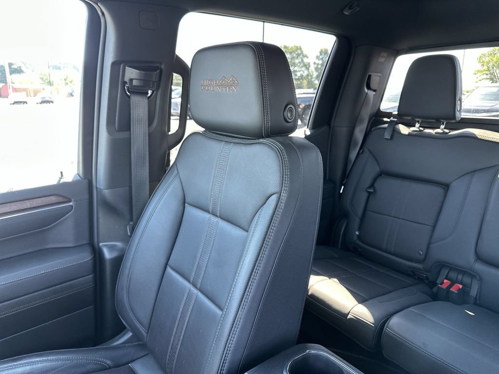 Used 2023 Chevrolet Silverado 1500 High Country AWD/4WD image 12