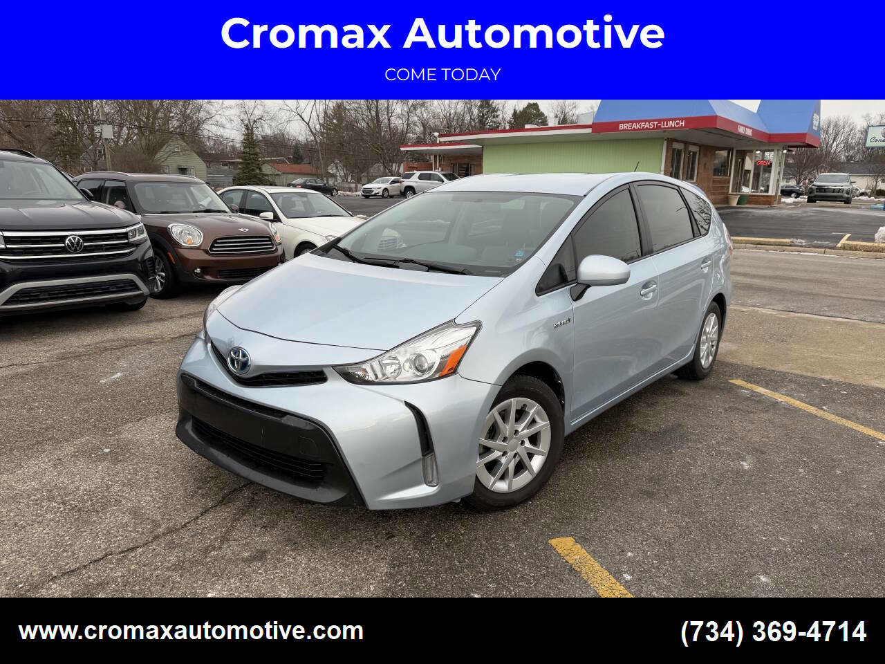 Used 2015 Toyota Prius V Two image 1