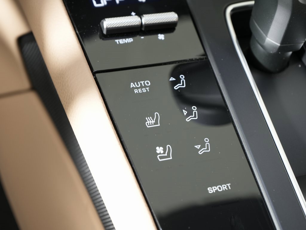 New 2026 Porsche Macan image 31