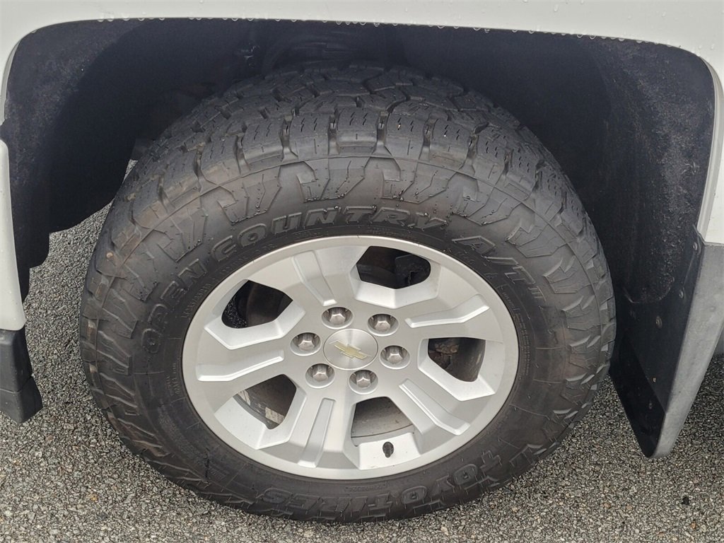 Used 2018 Chevrolet Silverado 1500 LT w/ All Star Edition image 4