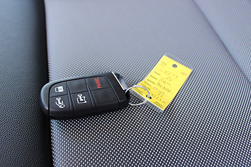 Used 2025 RAM ProMaster 3500 w/ Convenience Group image 33