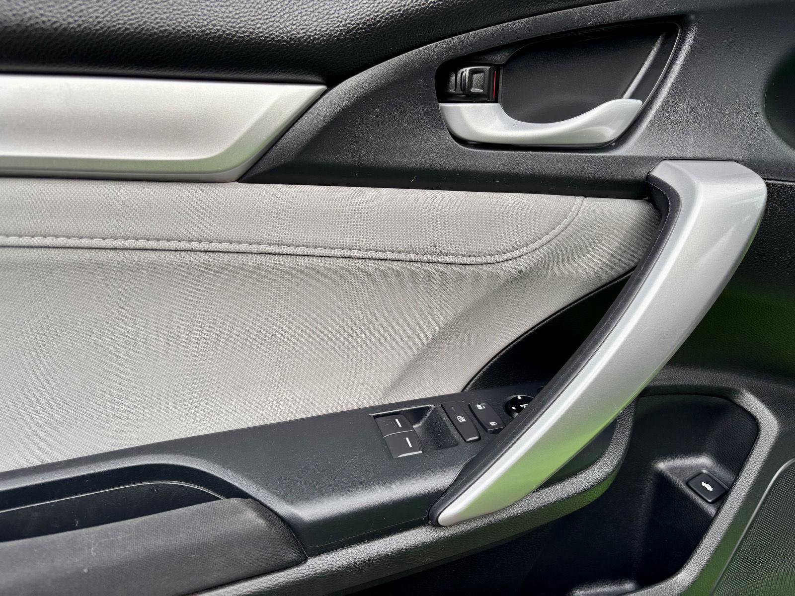 Used 2017 Honda Civic EX-T image 16