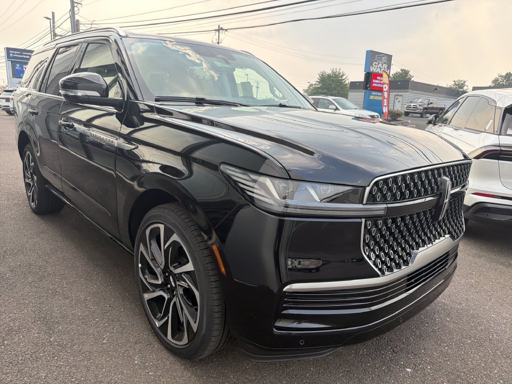 New 2027 Lincoln Navigator Reserve AWD/4WD image 5