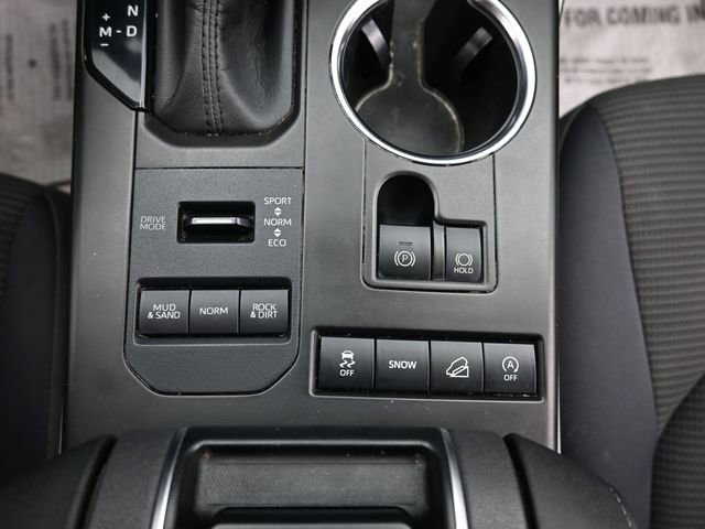 Used 2020 Toyota Highlander LE image 16