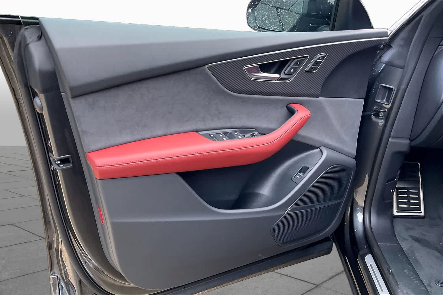 New 2026 Audi SQ8 Premium Plus AWD/4WD image 10