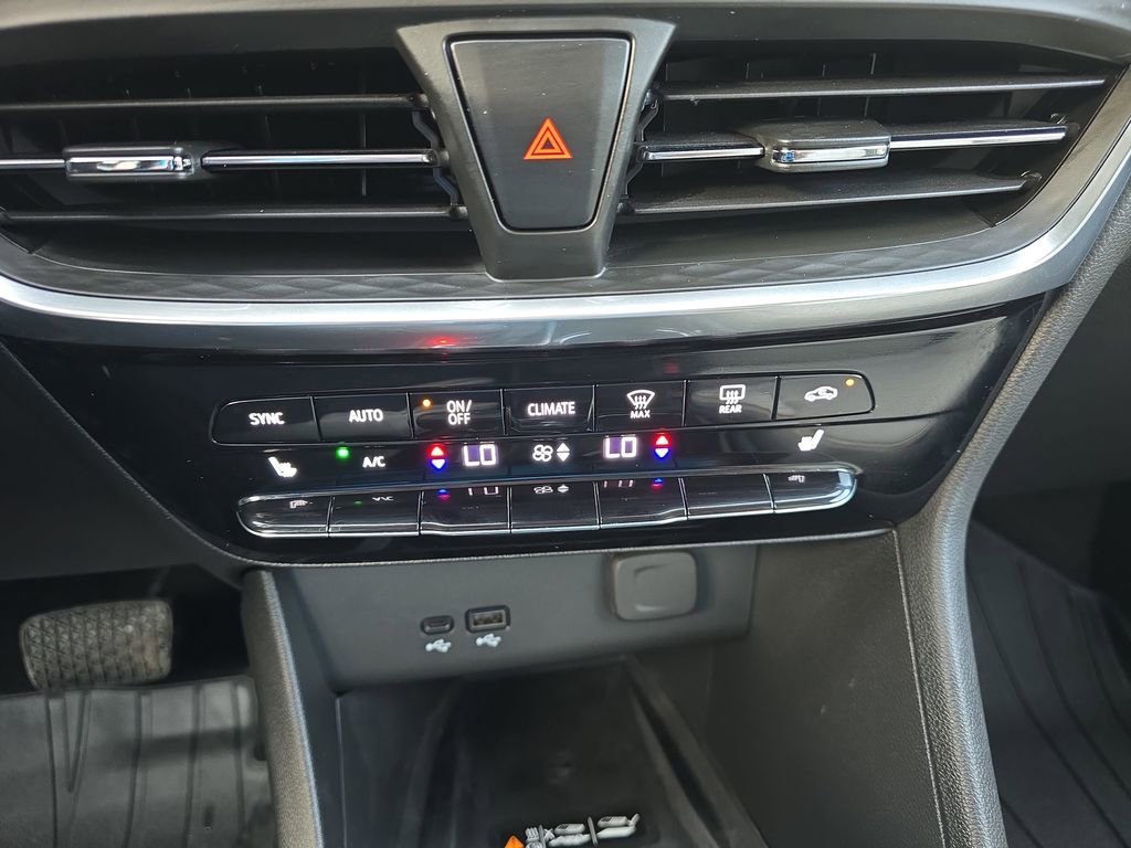 Used 2024 Buick Encore GX Avenir w/ Avenir Technology Package image 23