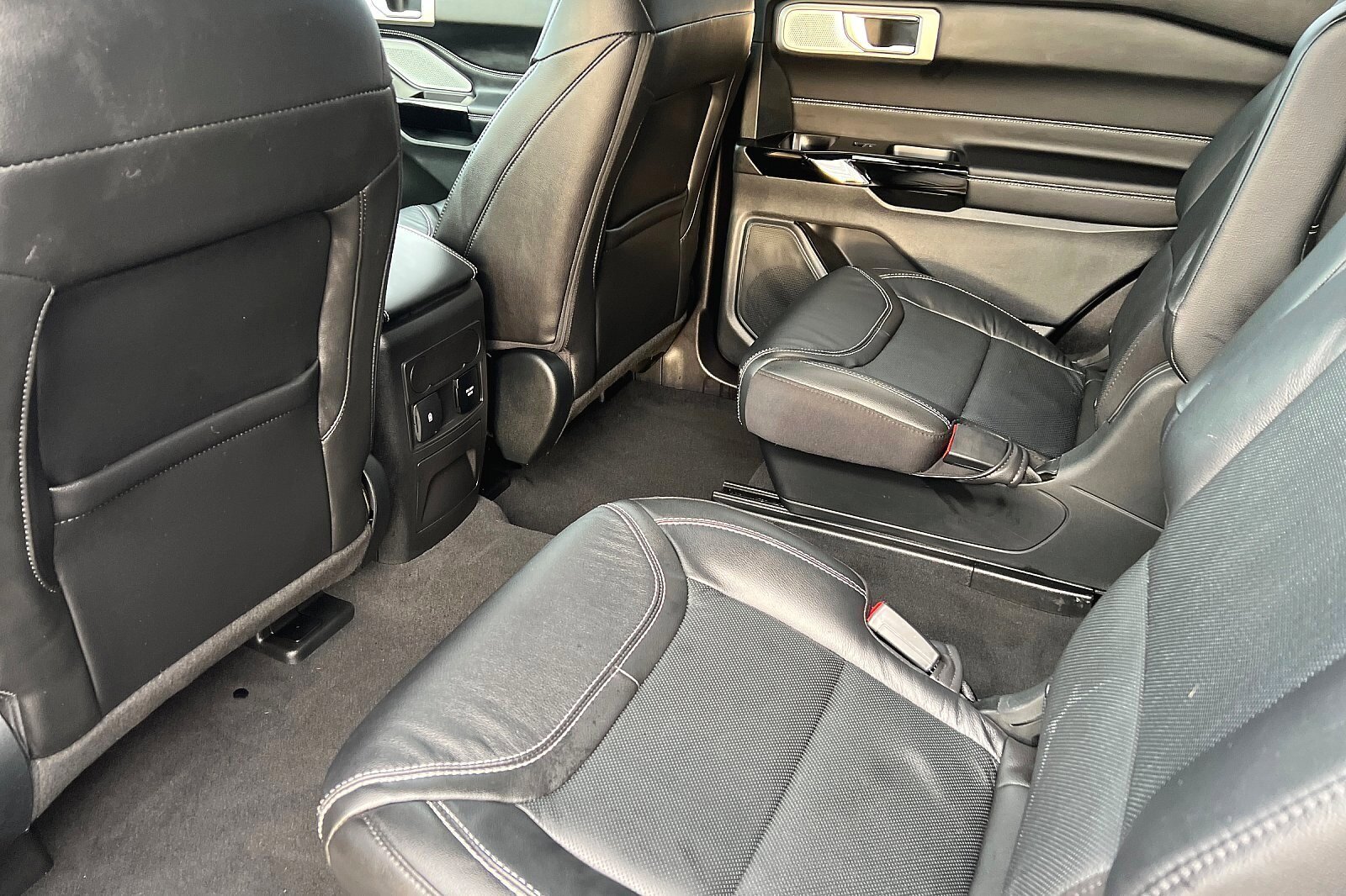 Used 2022 Ford Explorer ST w/ Equipment Group 401A image 12