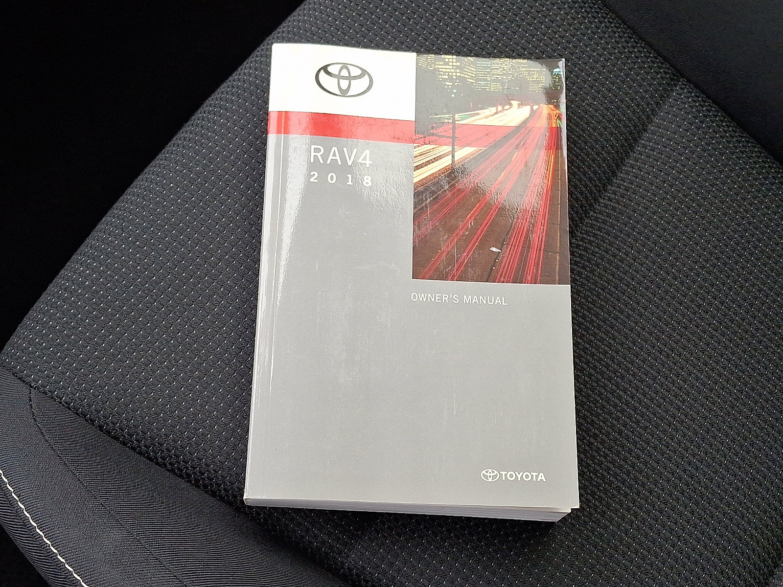 Used 2018 Toyota RAV4 XLE w/ Plus Extra Value Package image 26