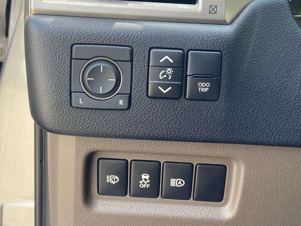 Used 2020 Lexus GX 460 Premium w/ Premium Package AWD/4WD image 31