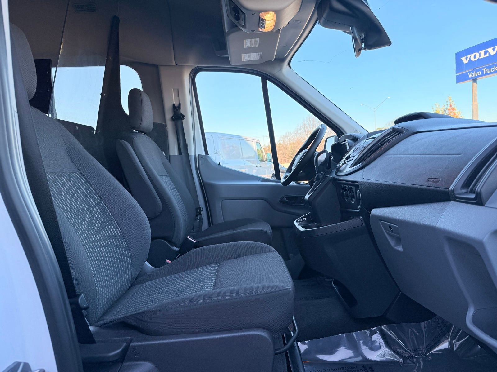 Used 2018 Ford Transit 150 XLT RWD image 19