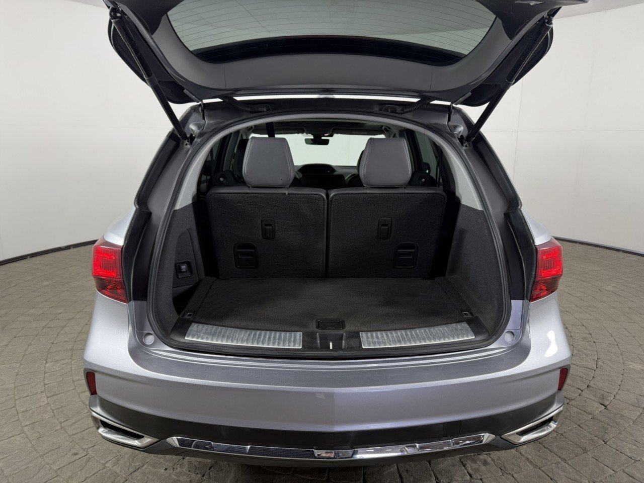 Used 2017 Acura MDX SH-AWD w/ Technology Package image 7