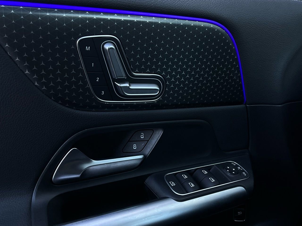 Used 2025 Mercedes-Benz GLA 250 4MATIC image 21